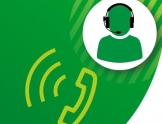 Na zielonym tle słuchawka telefonu oraz białe koło z zieloną graficzną postacią w słuchawkach