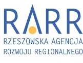Logo Rzeszowskiej Agencji Rozwoju Regionalnego. Duże niebieskie liter RARR w literce A na dole umieszczone żółte kółko.